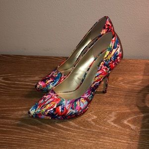 Modern Floral print pumps